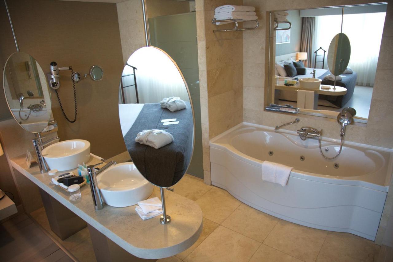 Cpankara Hotel Exterior foto Bathroom in a hotel